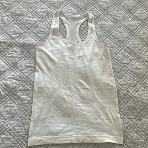 White lululemon tank top